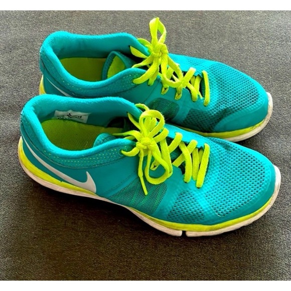 EUC NIKE FLEX 2014 RUN WOMENS SZ 8 TRIBE GREEN WHITE RUNNING SHOES 642767-300 - Picture 1 of 6